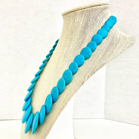 Beautiful Turquoise Howlite Coin necklace - Picture 2 of 6